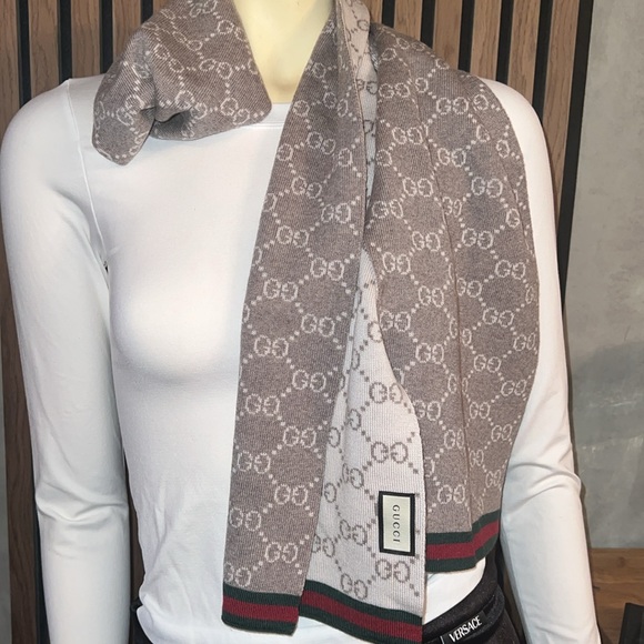 •Gucci Two -Sided Scarf - Picture 2 of 8